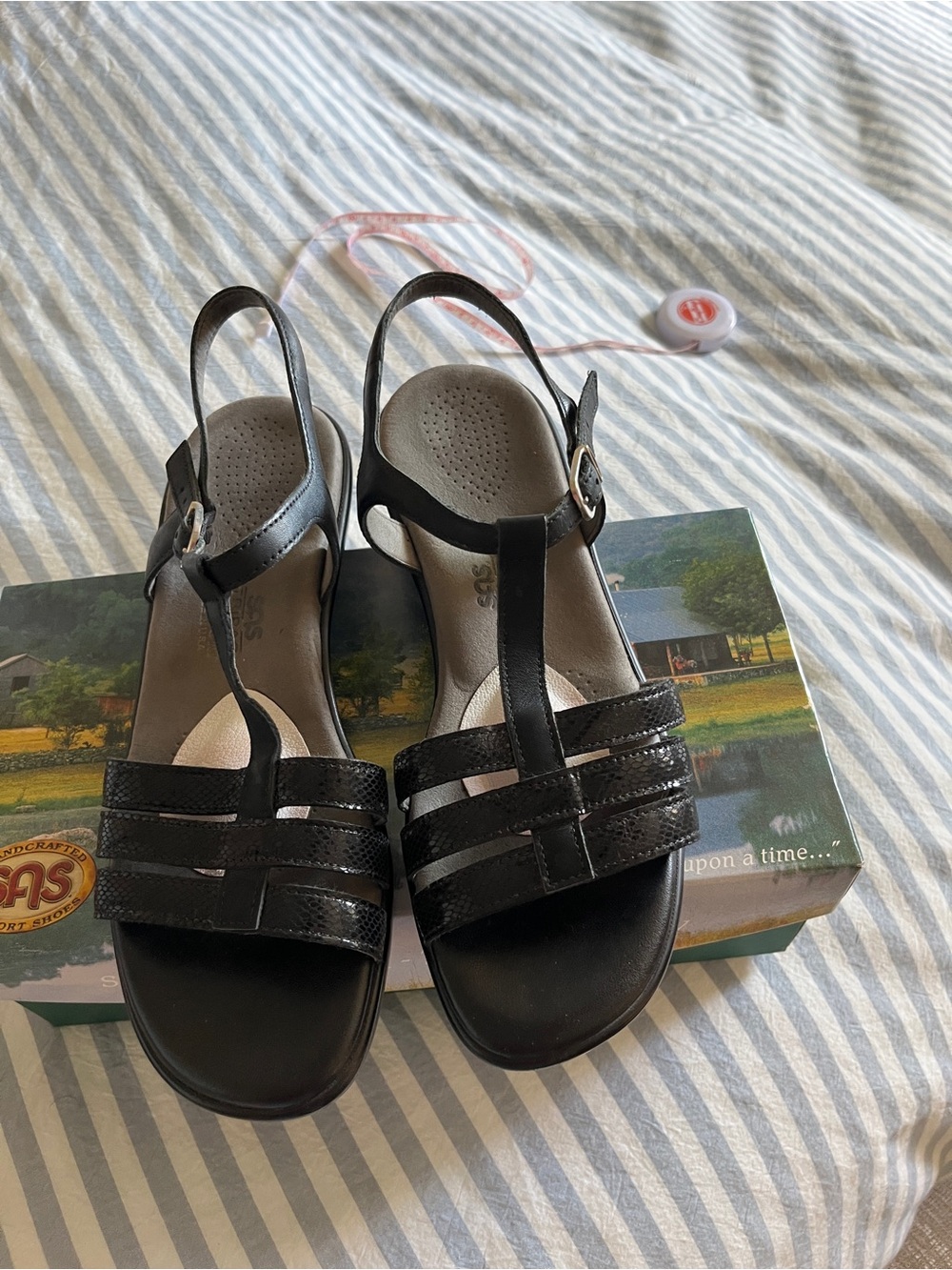 SAS Black Strappy T-strap Women's Sandals